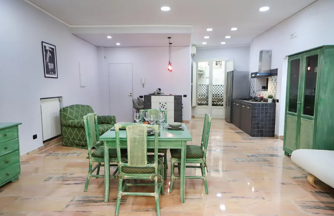 Modern Apartment At Piazza Del Gesu' By Wonderful Italy-1