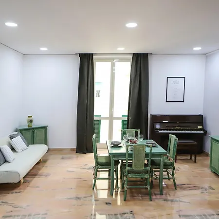 Modern Apartment At Piazza Del Gesu' By Wonderful Italy-3